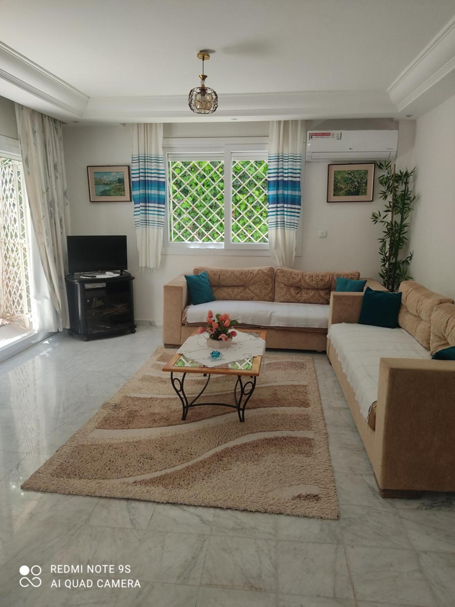 Etage De Villa Avec Jardin, Pres De L'Aireport Et Parking Prive Ariana Buitenkant foto