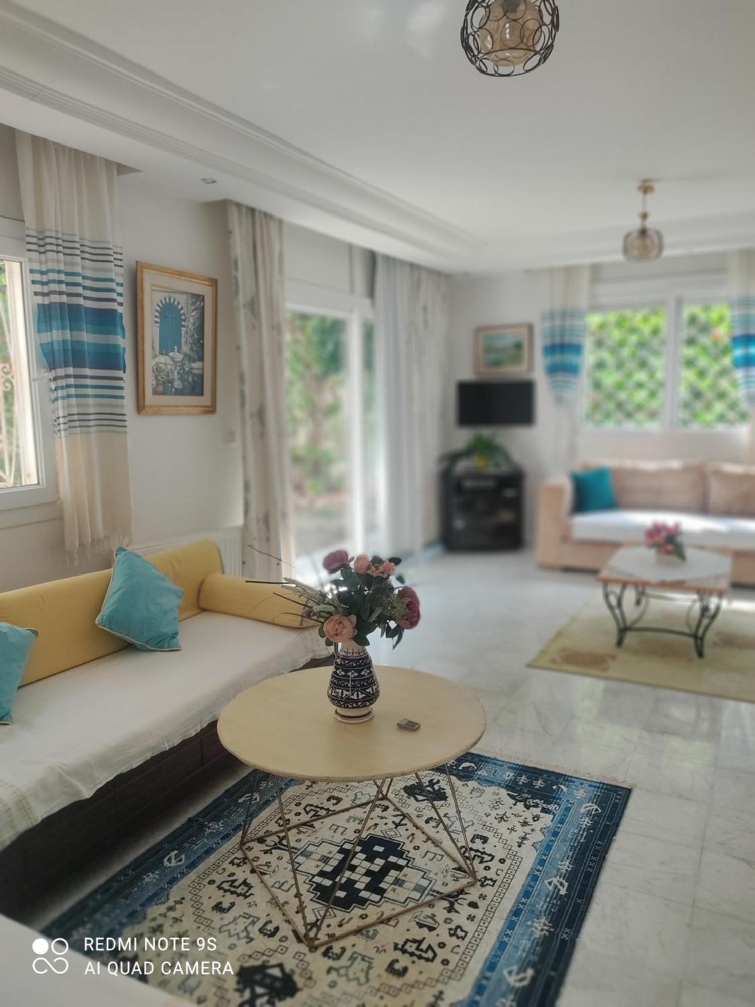 Etage De Villa Avec Jardin, Pres De L'Aireport Et Parking Prive Ariana Buitenkant foto