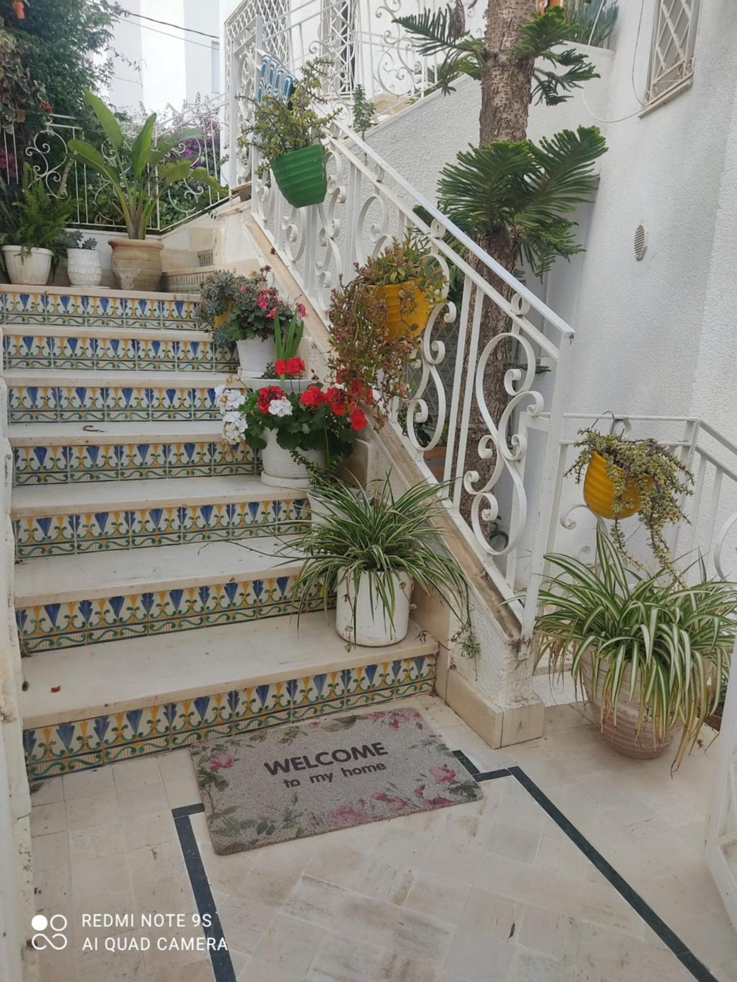 Etage De Villa Avec Jardin, Pres De L'Aireport Et Parking Prive Ariana Buitenkant foto