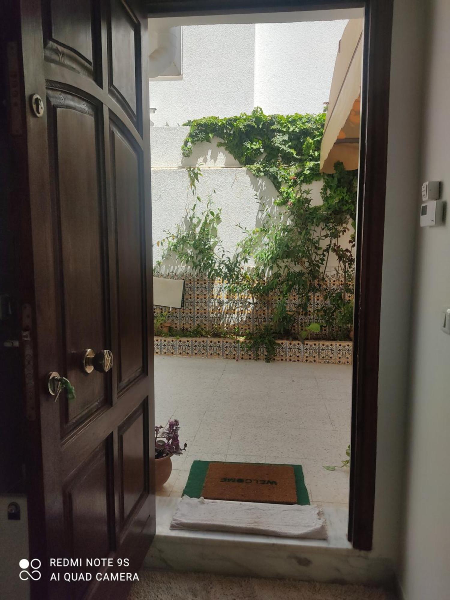 Etage De Villa Avec Jardin, Pres De L'Aireport Et Parking Prive Ariana Buitenkant foto