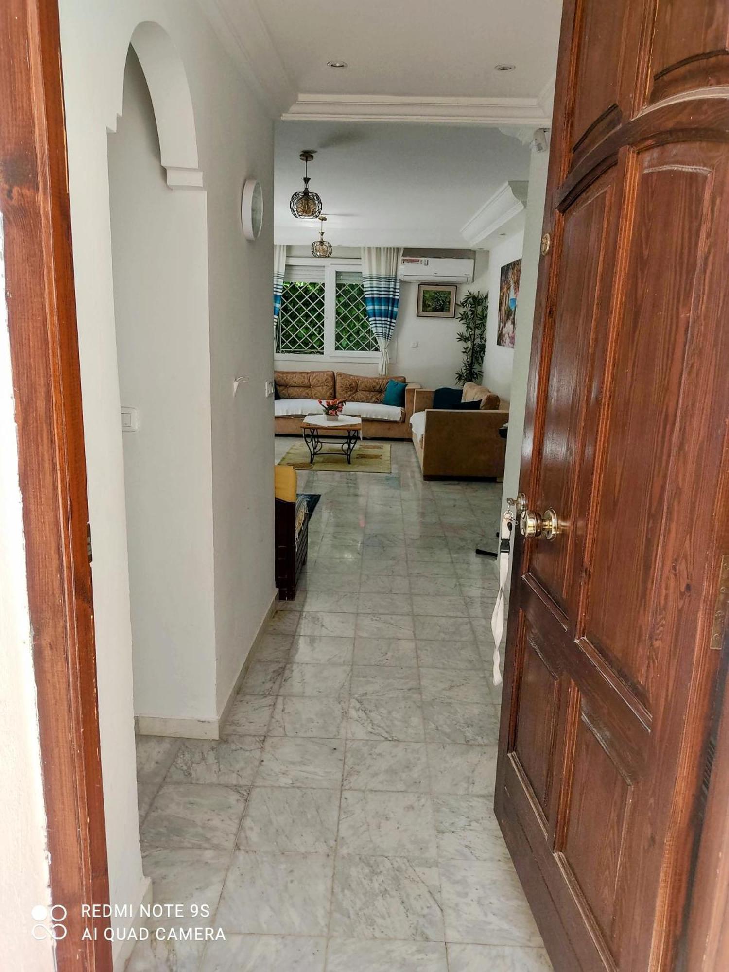 Etage De Villa Avec Jardin, Pres De L'Aireport Et Parking Prive Ariana Buitenkant foto